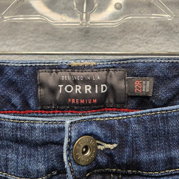 Torrid Floral Embroidered Jeans Size 22R - Picture 3 of 5
